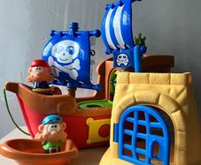 Pirate Ship Playset Pull Along