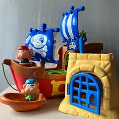 Pirate Ship Playset Pull Along