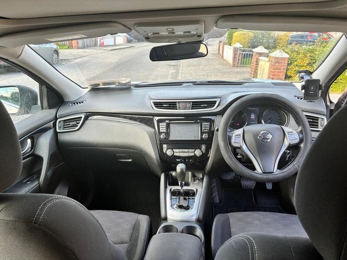 Nissan Qashqai 2017-Automatic-1.2