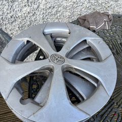 Toyota gen3 Prius hubcaps x4