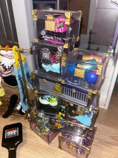 Rainbow hight doll collection and house