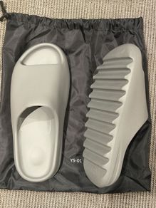 Yeezy Slides YS-01 Cream Brand new