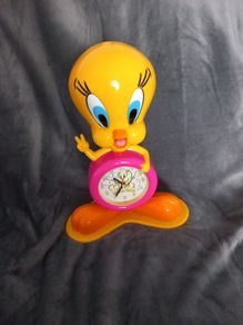 Rare Pink Tweety Alarm Clock, Tweety Table Clock, Tweety Clock, Table Clock, Clock, Tweety, Alarm Clock 1980's warmer bros looney tunes vintage