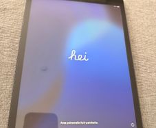 iPad 7th Gen 10.2" 32GB Wi-Fi Space Gray - Bundle (Navy Case + Extra Glass)