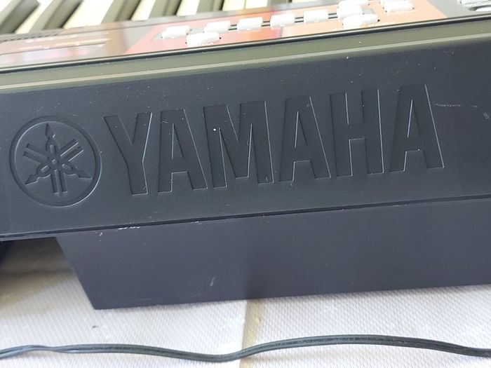 YAMAHA PSR-F51 61 key Keyboard, working perfect and in like new condition, comes with power adaptor
