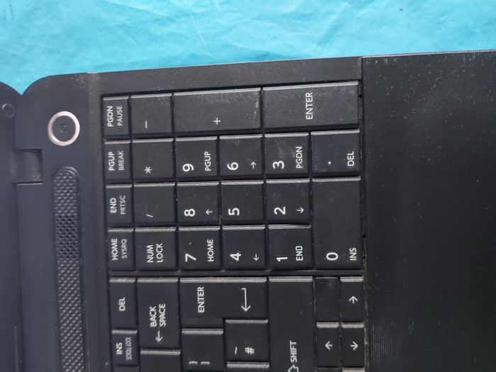 Toshiba Satellite Model C50-A-16C, Intel Pentium CPU B960, 2.2 GHz, 6GB Ram, 1 Terrabyte HDD, Microsoft Edge, Chrome, and VLC