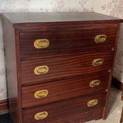 chest of drawers