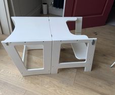 Kids stand riser and desk