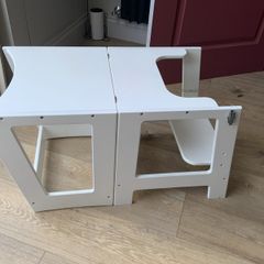 Kids stand riser and desk