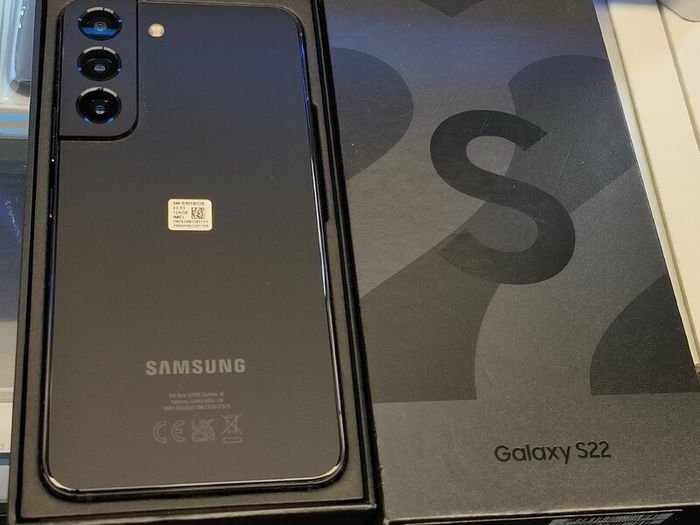 Samsung Galaxy S22 128GB/ 8GB RAM Dual Sim Unlocked Black (New)