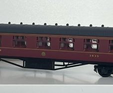Model Railways LMS Carriage BOXED