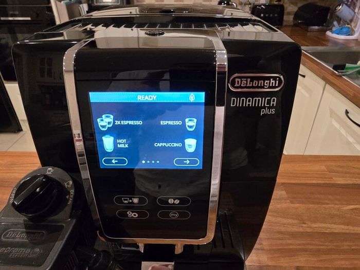 De'Longhi Dinamica Coffee Machine