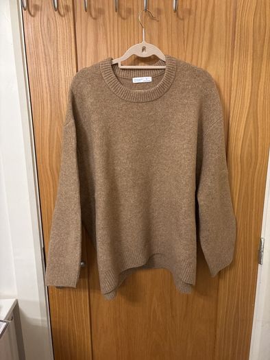 Women's jumper size L but more 18/20