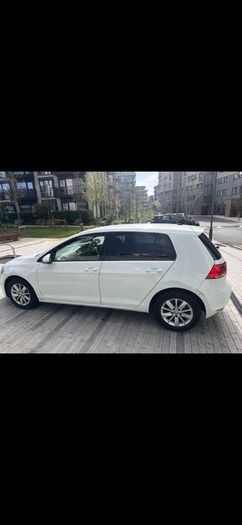 2016 Volkswagen Golf LOW MILEAGE