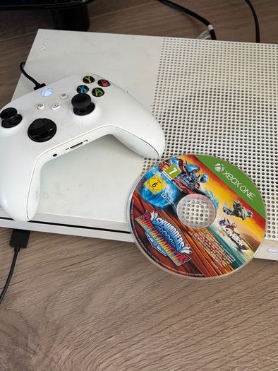 Xbox One S  1TB