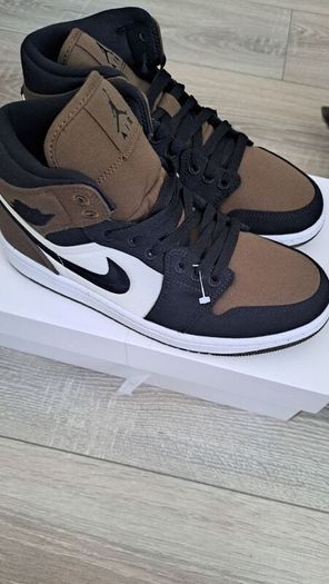 Brand New Womens Air Jordans 1 Mid