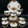 Royal Albert "Old Country Roses" Tea Pot and tea Set Image 5