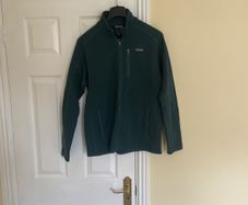 Patagonia Men's Dark Green Fleece Jacket Medium