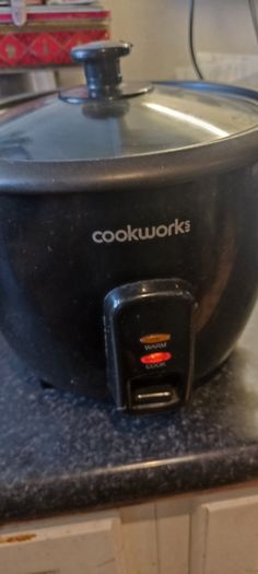 Rice Cooker & Glass Mixing Bowls