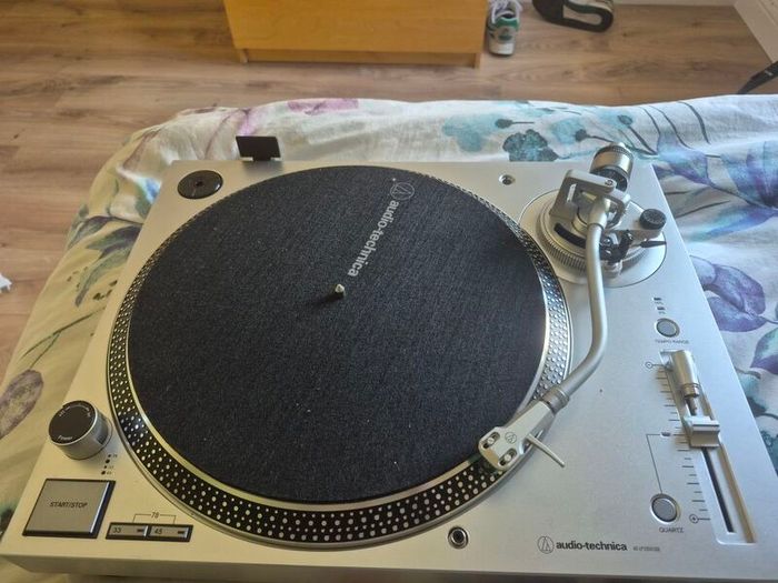 Audio Technica AT-LP120XUSB - Direct-Drive Turntable (Analog & USB)