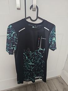 Boys monterain set, t-shirt & shorts. Brand new, can't find receipt too big. Size XL BOYS