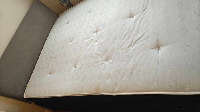 king size bed with mattress