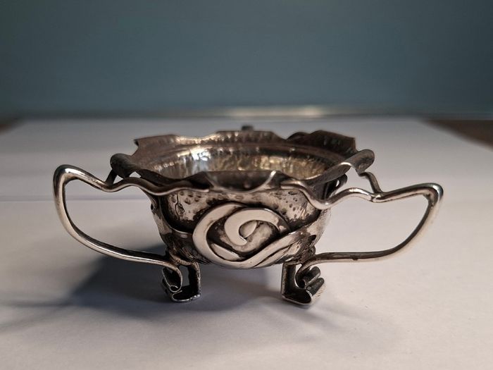 Sterling Silver three handled Irish design hammered finish bowl 1902