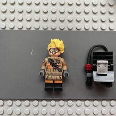lego ghostbusters gb017 Jillian Holtzmann minifigure- Proton Pack