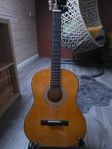 3/4 suze acoustic guitar