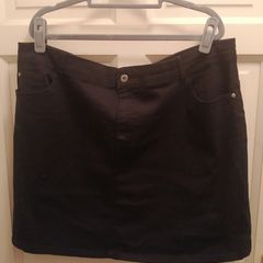 Blsck denim skirt size 20 used once