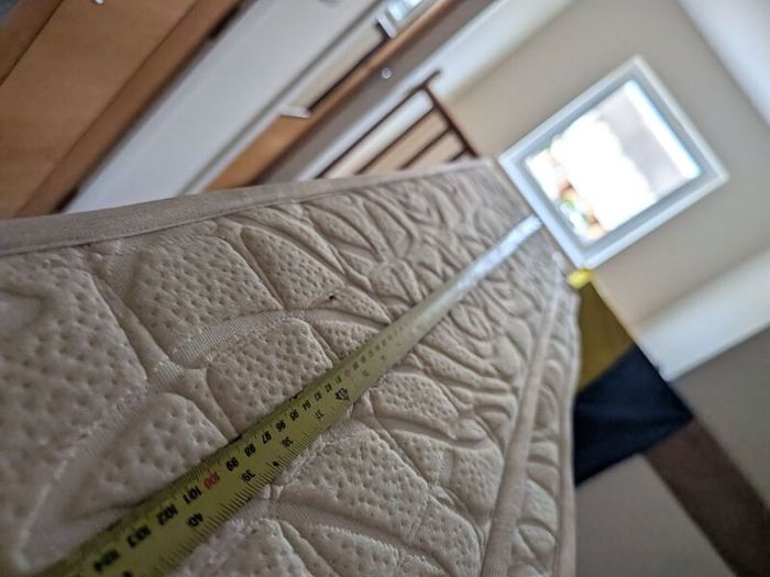 Double bed King Koil 1400 Pocket Spring Mattress