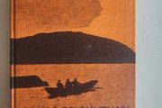 La Dar Saol. Sean O Criomhthain. Published By  Oifig An Tsolathaie Baile Atha Cliath. Published 1972 Hardback In Good Condition. See Photos For Same.