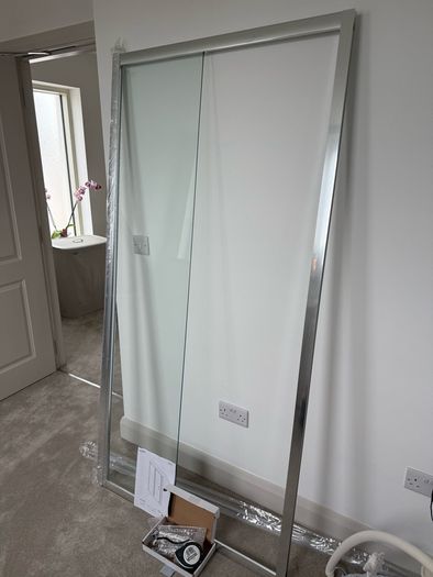 Kristal Shower Door