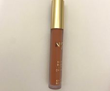 No 7 soft blur lip creme in peach nude