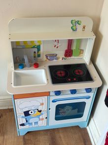 play kitchen