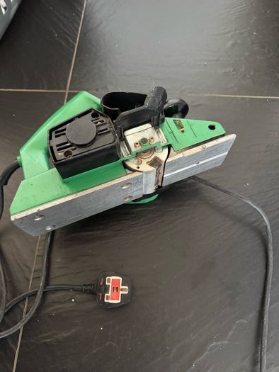 Hitachi 230V Planer