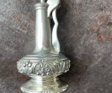Vintage Ronson Decanter Table Lighter