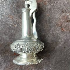 Vintage Ronson Decanter Table Lighter