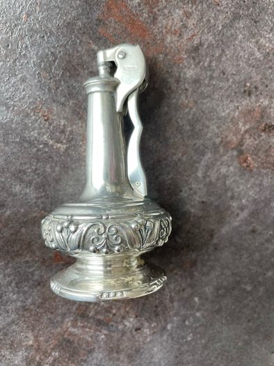 Vintage Ronson Decanter Table Lighter