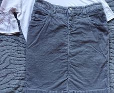 Yessica Grey Skirt. Size 10