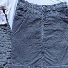 Yessica Grey Skirt. Size 10