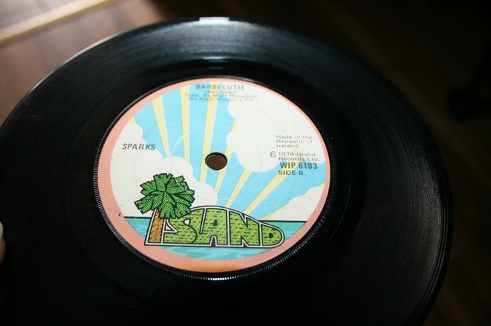 Single Vinyl's  85 pieces