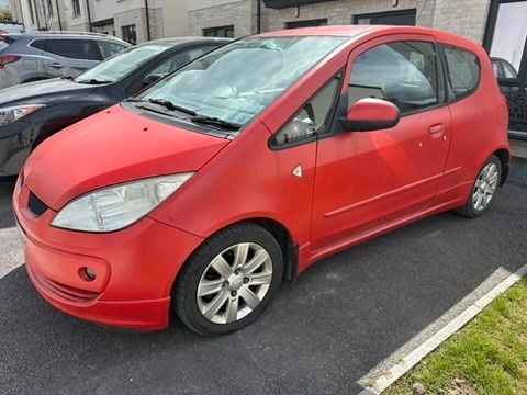 2006 Mitsubishi Colt for parts or repair