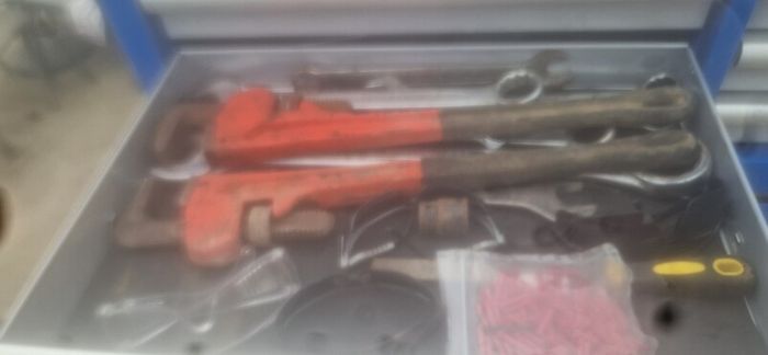 large 6x5 tool box two in two parts top and bottom on wheels top brands snap on.  Blue  point teng tools. Oil change kit . Piston pressure kit   lot of tools  snap onlarge