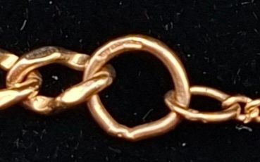 Vintage 9ct yellow  gold  charm bracelet