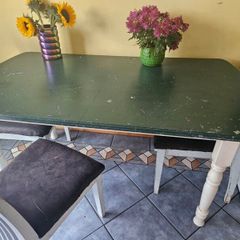 kitchen table and chairs