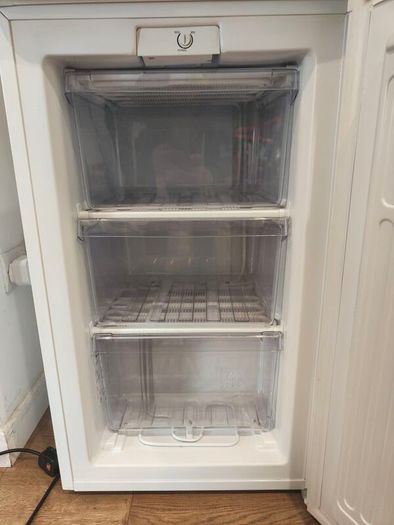Whirlpool freestanding small freezer