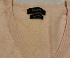 Blush pink V neck cashmere jumper