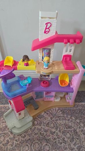 Barbie Little People House