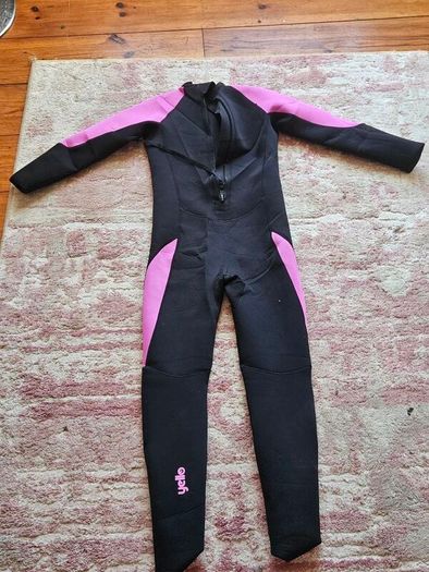 wetsuit